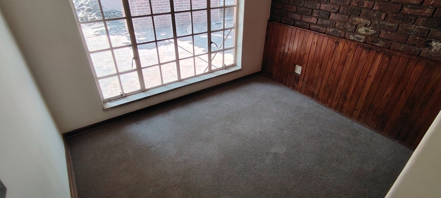 To Let 5 Bedroom Property for Rent in Flamwood North West